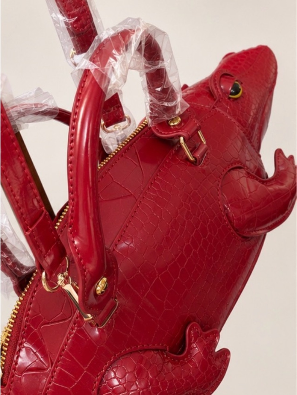 Red Croc-Embossed Novelty Women’s Crossbody Bag - Picture 2 of 3